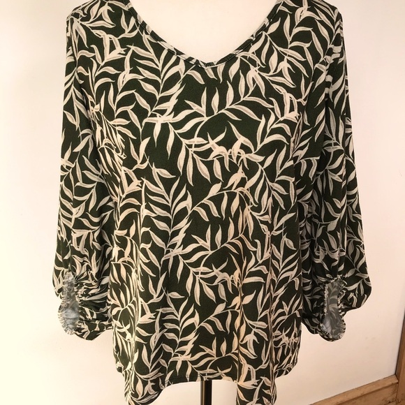 BOHO Sample Top NWOT - Picture 2 of 4